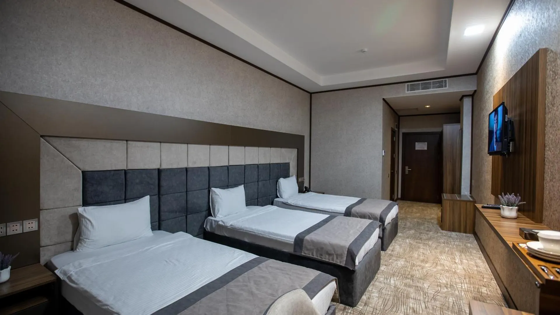 Volga Hotel Baku 5*,  Aserbaidschan