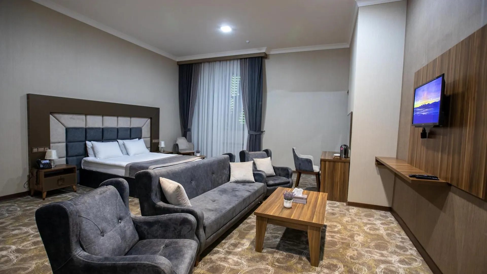 Volga Hotel Baku 5*,  Aserbaidschan