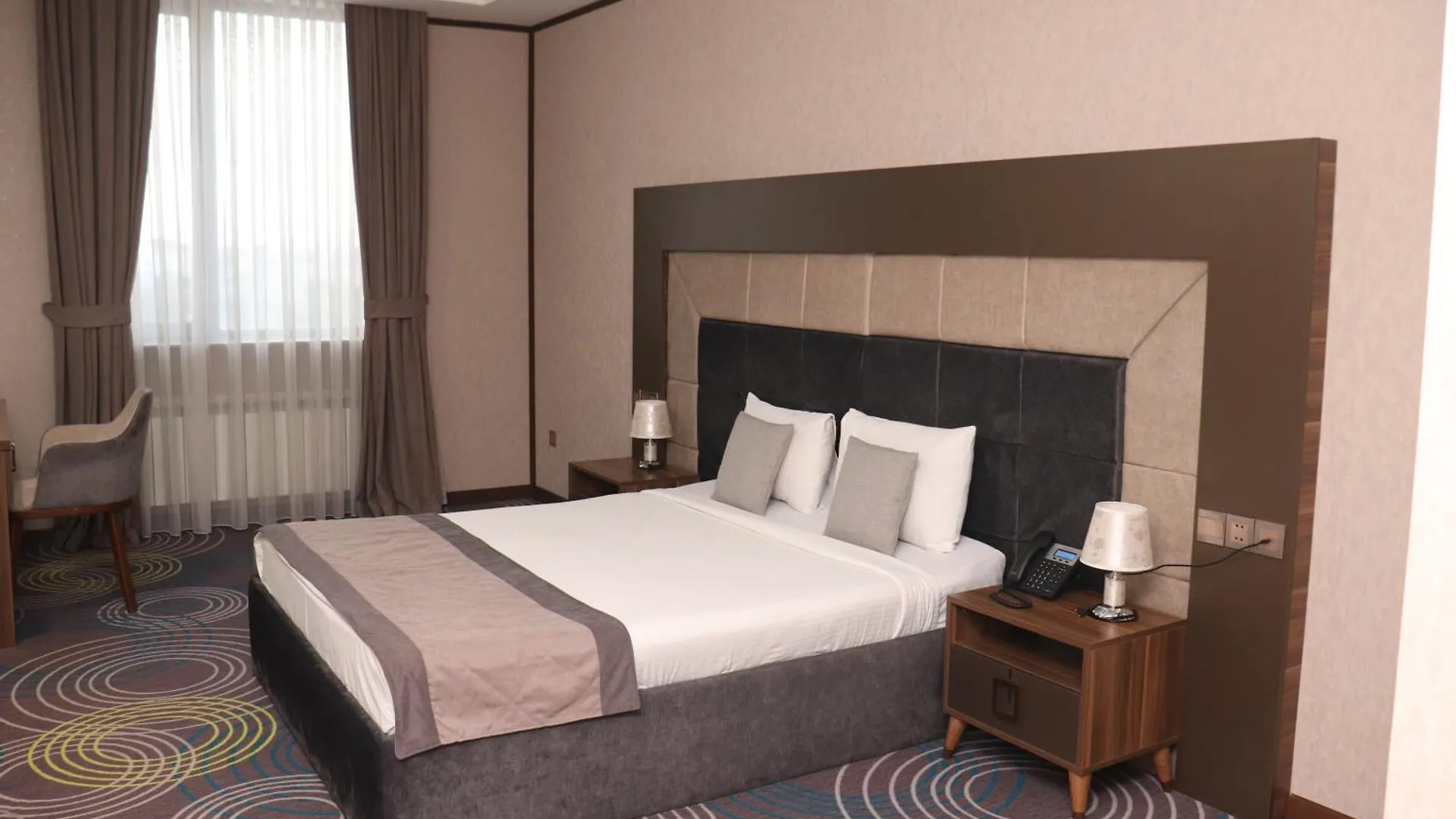 Volga Hotel Μπακού 5*,